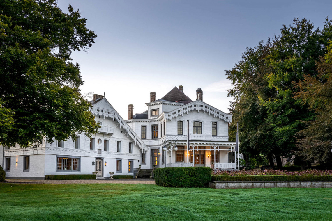 Vooraanzicht van kasteel Altenbroek